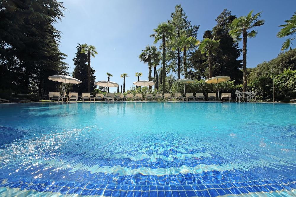 Villa Sofia Hotel การ์โดเน ริเวียรา ภายนอก รูปภาพ