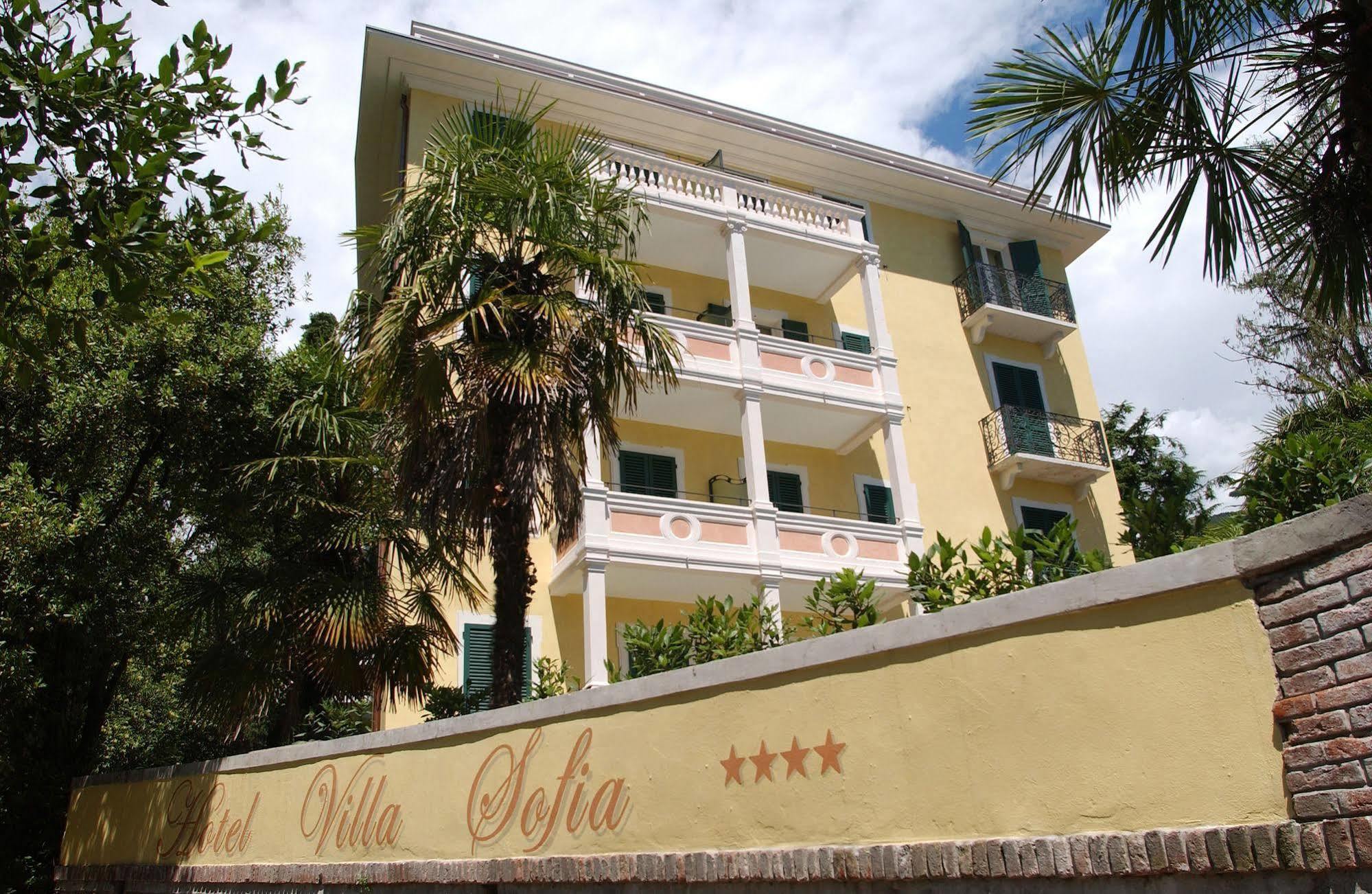 Villa Sofia Hotel การ์โดเน ริเวียรา ภายนอก รูปภาพ